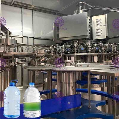 Машина завалки пластичной бутылки завода питьевой воды большой емкости заполняя вертикальная