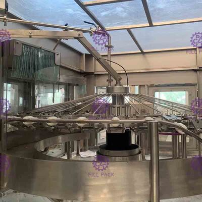 3 в 1 бутылке машины Monobloc Carbonated напитка заполняя покрывая пластиковой с завинчивой пробкой