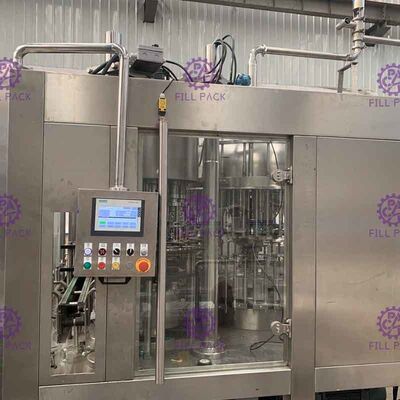 3 в 1 бутылке машины Monobloc Carbonated напитка заполняя покрывая пластиковой с завинчивой пробкой