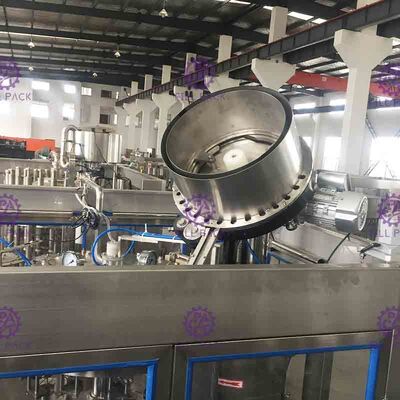 Monoblock 3 в 1 машине завалки напитка стеклянной бутылки Carbonated
