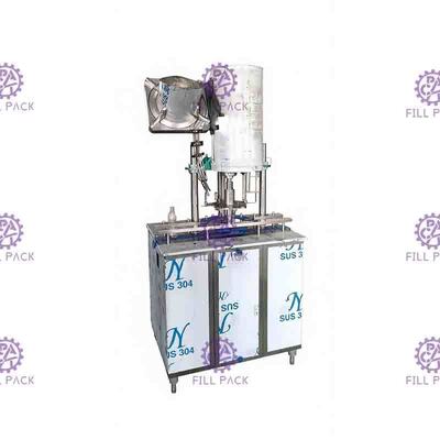 Автоматическая Carbonated линия напитка крышки бутылки стекла машины завалки 2L напитка 1500BPH алюминиевая