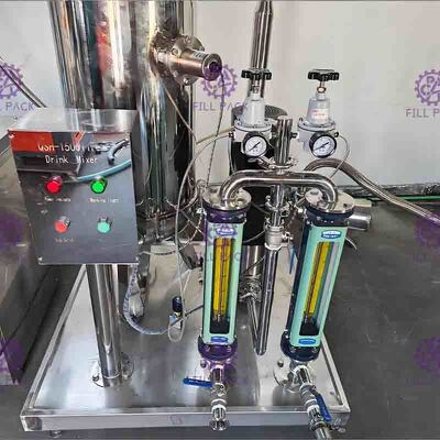 СО2/технологическая линия безалкогольного напитка сиропа для Carbonated системы питья заполняя